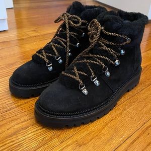 Aquatalia size 7 Black suede, shearling lined
